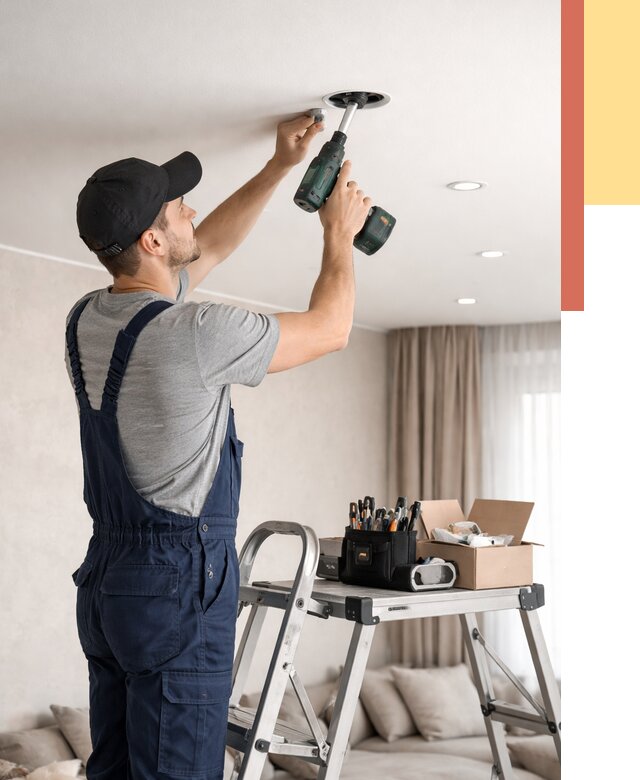 Установка и монтаж точечных светильников в натяжной потолок в Домодедово от 1895 руб. | ОТДЕЛОЧНИК-Дмд