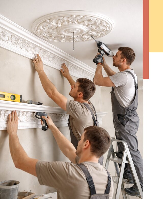 Монтаж лепнины на потолок в Домодедово от 3368 руб. быстро и недорого | ОТДЕЛОЧНИК-Дмд